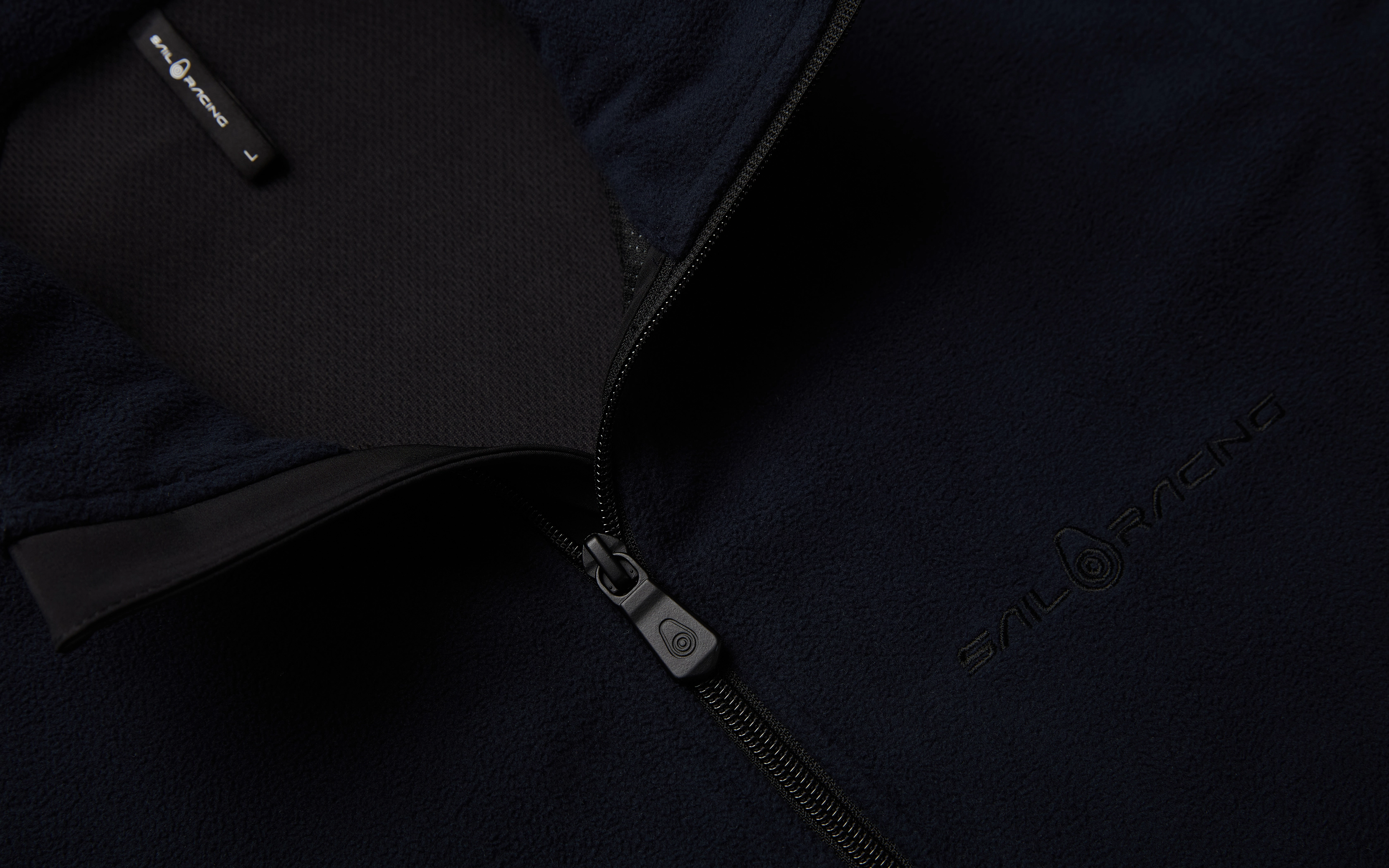 SPRAY WINDBREAKER