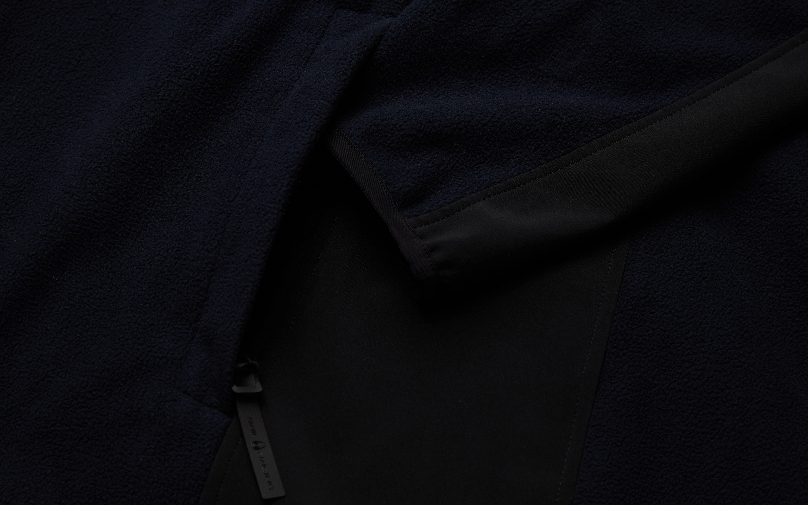 SPRAY WINDBREAKER