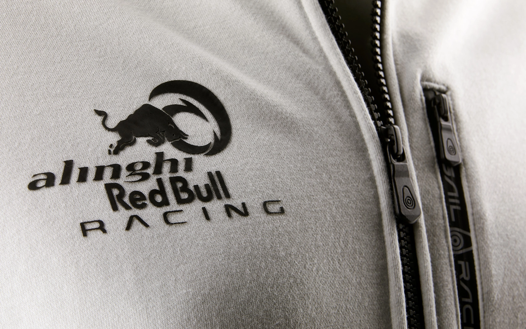 CHALLENGE ZIP HOOD
