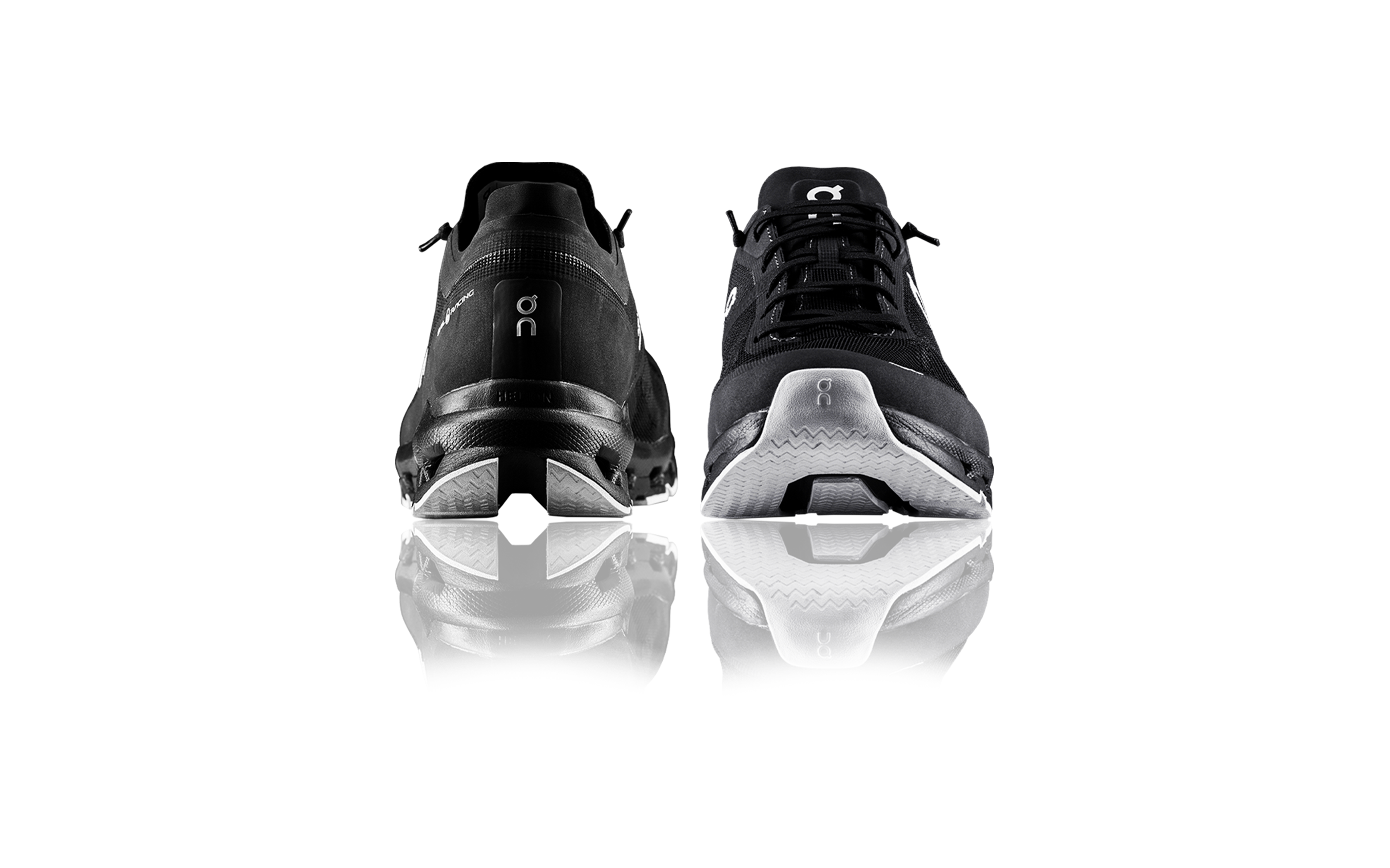 SR x ON CLOUD REGATTA