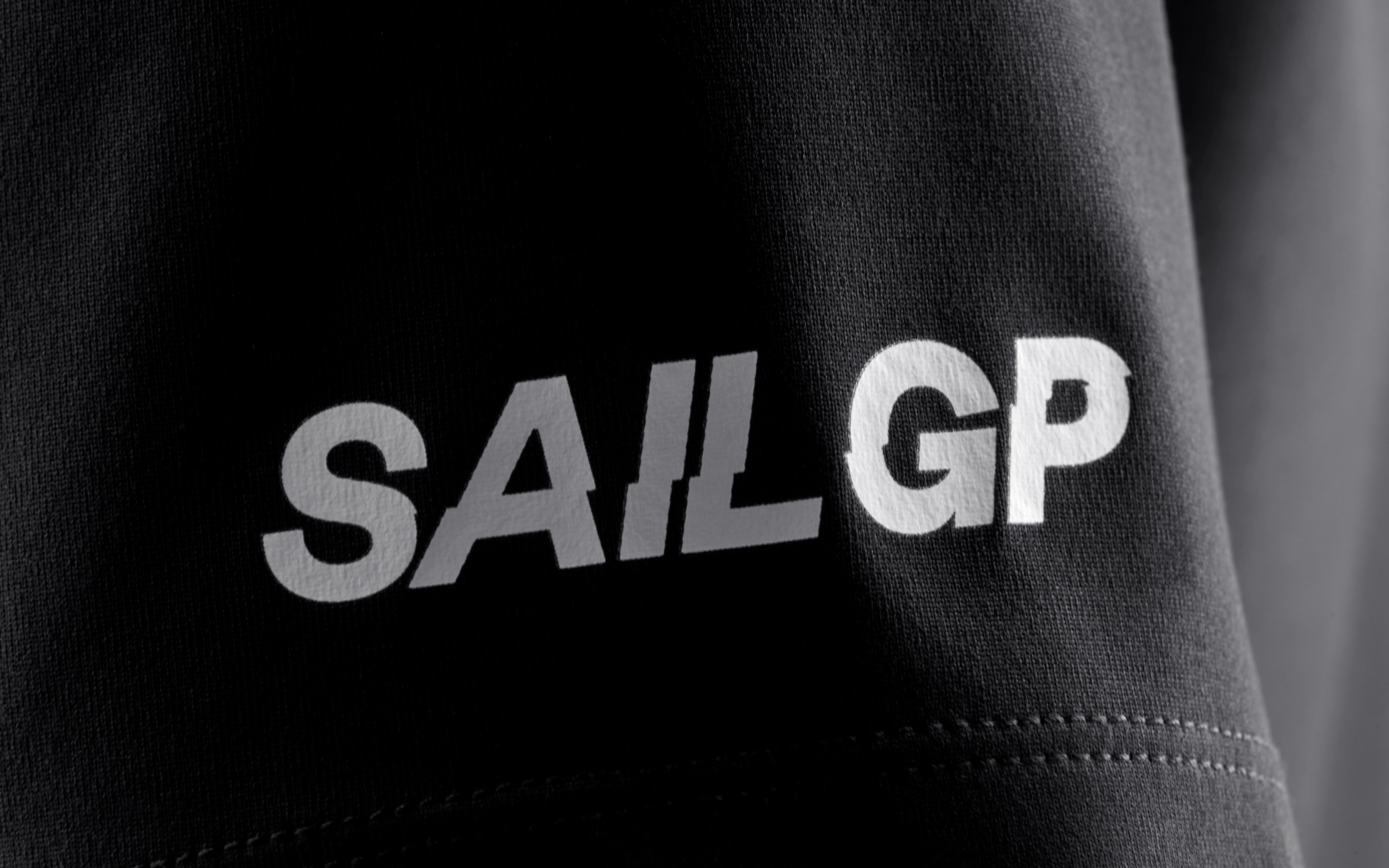 W SWITZERLAND SAILGP TECH TEE