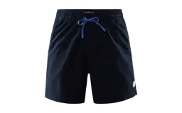 696