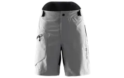915